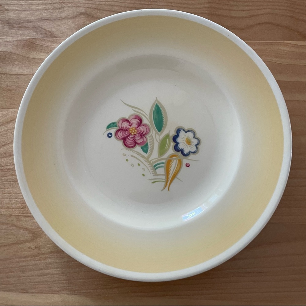 Art Deco Susie Cooper Floral Patterned Ceramic Plate 8 inches in diameter